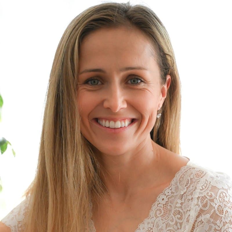 Veronika Ölvecká, usmiata, portrét